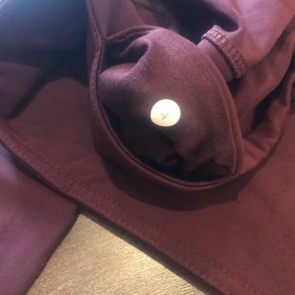 Lululemon Crop Leggings - Picture 3 of 4